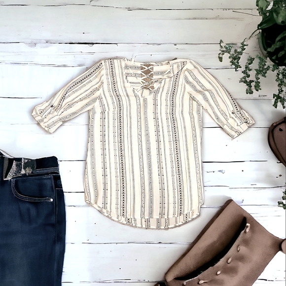 Black & White pattern flowy women's blouse - size L - Picture 1 of 3